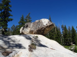 boulder-perched-on-rock-yosemite